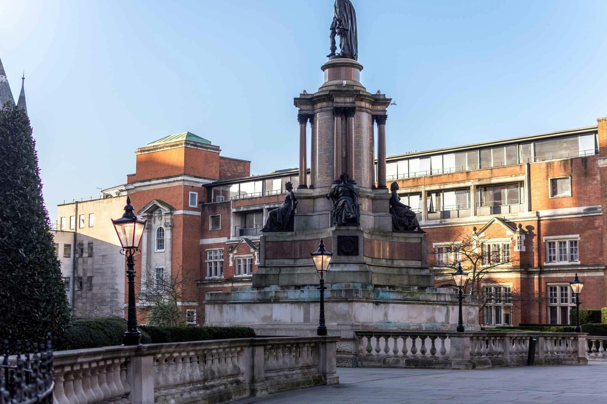 Conheça as 7 melhores universidades no Reino Unido